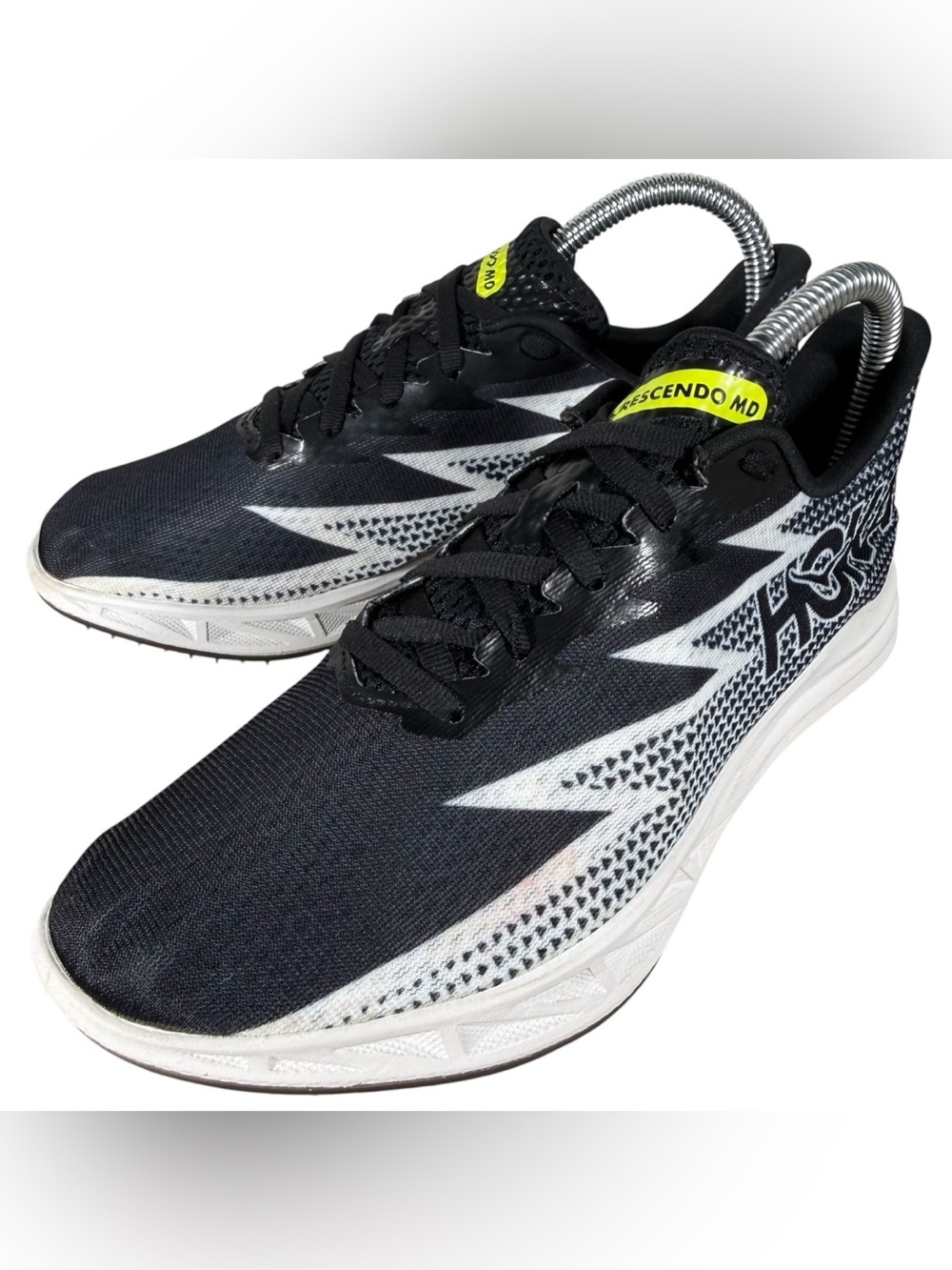 Unisex Hoka One One Crescendo MD Black Running Shoes 1134520 Size 6M/7.5W